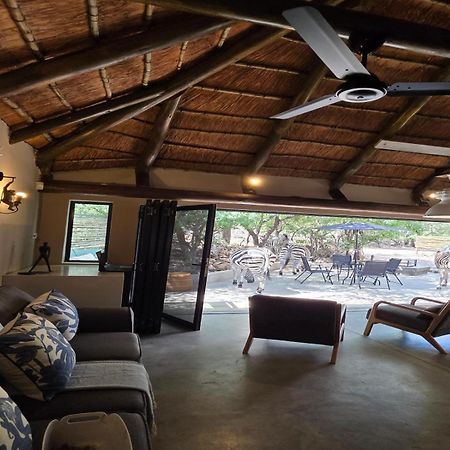Croc Orvyll'S Kruger Lodge Marloth Park Exteriér fotografie