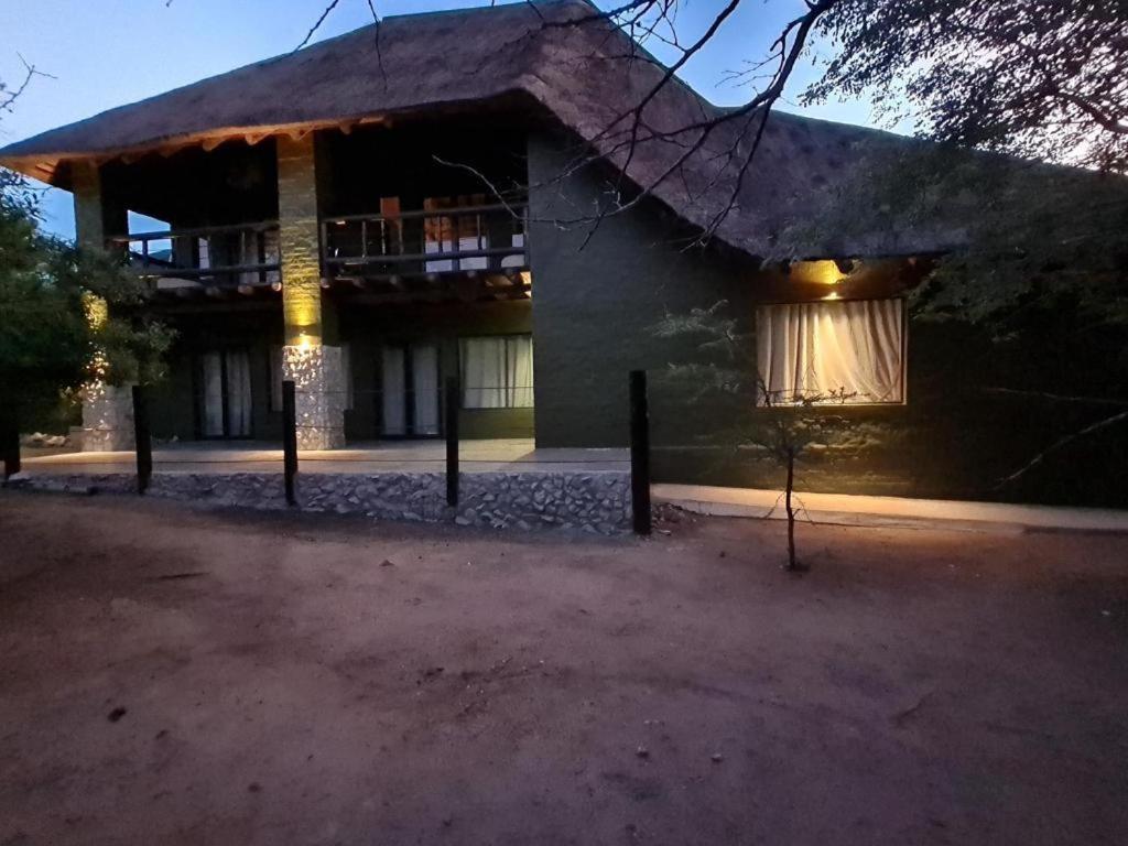 Croc Orvyll'S Kruger Lodge Marloth Park Exteriér fotografie